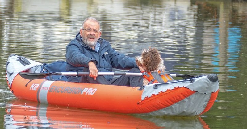 NECESITAS UN ENTRENADOR PERSONAL PARA HACER KAYAK ? 1 chaleco de kayak en un inflable