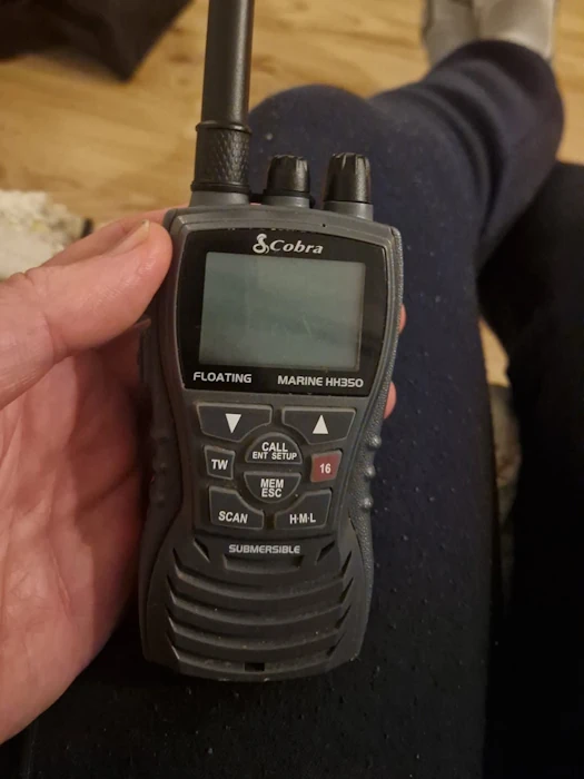 VHF HOMOLOGADA DGMM PARA KAYAK: POR QUÉ ES IMPRESCINDIBLE Y CÓMO ELEGIRLA 3 emisora vhf homologada dgmm